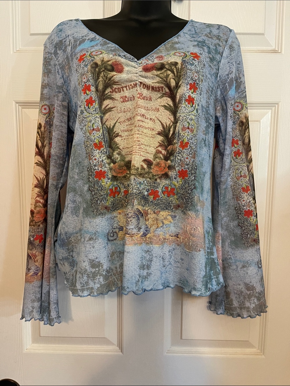 Vintage Y2K One World Light Blue Floral V-Neck Long-Sleeve Top